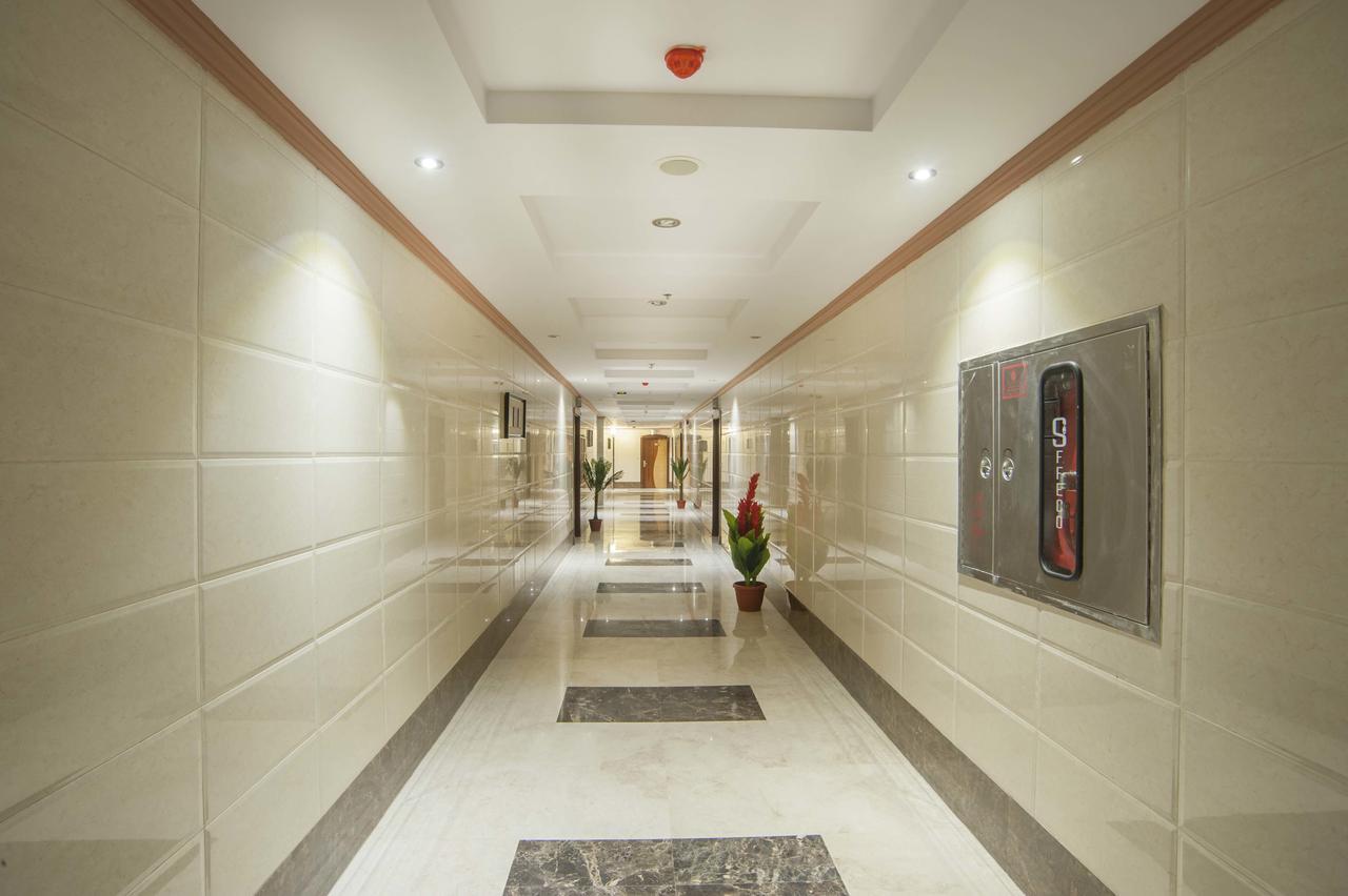 Al Ezzah Palace Suites Aparthotel