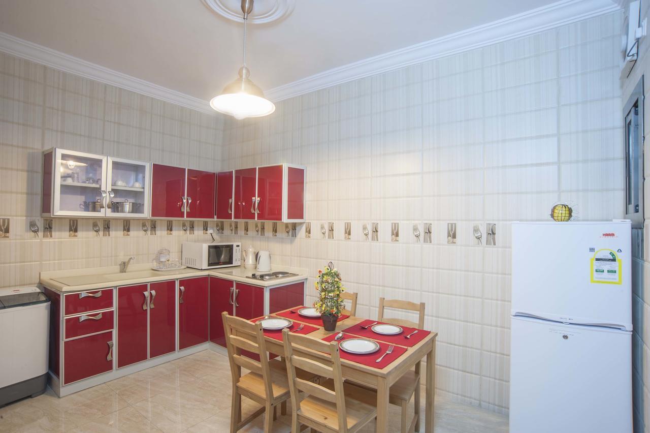 Al Ezzah Palace Suites Aparthotel