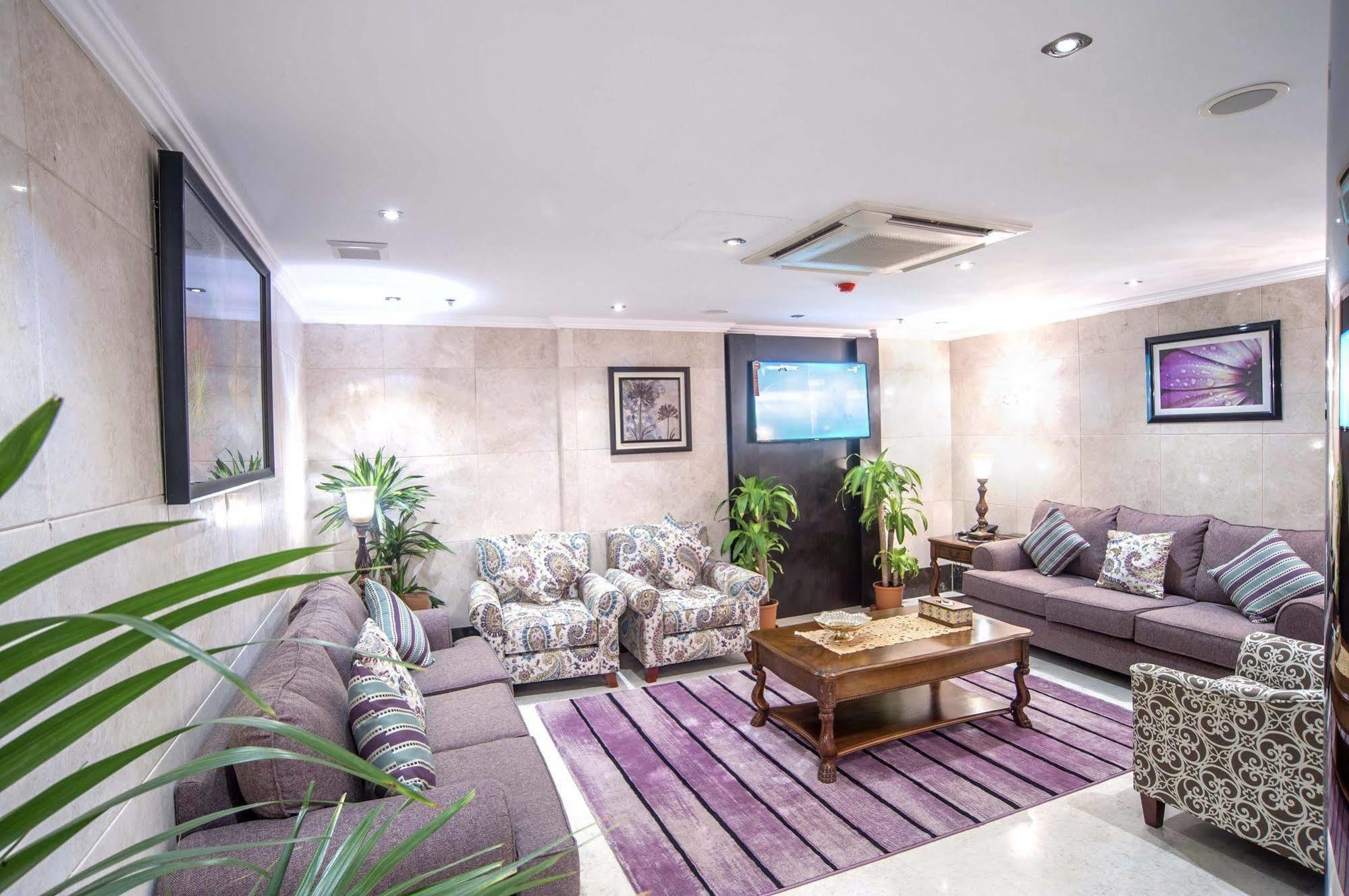 Al Ezzah Palace Suites Aparthotel Jeddah