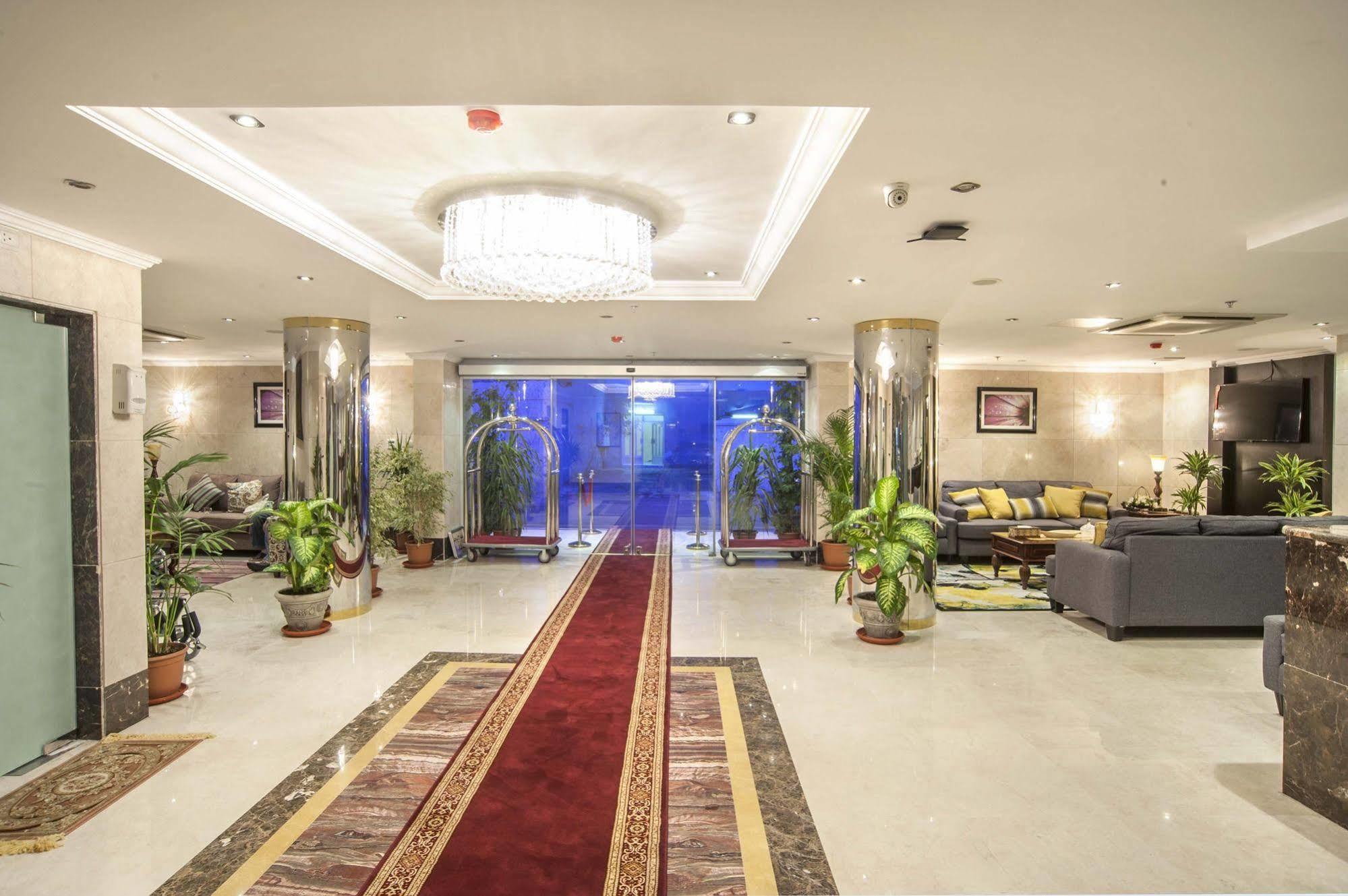 Al Ezzah Palace Suites